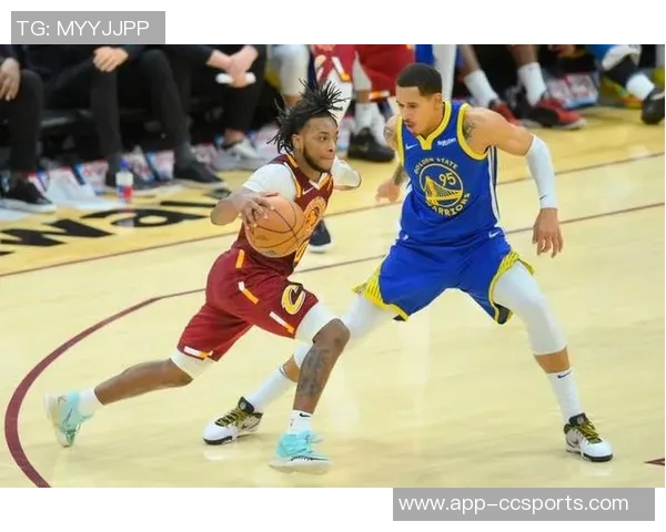 高炮台莫布里上半场表现出色贡献10分5板2助1帽三分命中率高达667