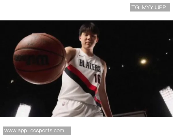 新秀表现抢眼5中5砍下14分2板1助1帽瀚森短暂出场仅6分钟