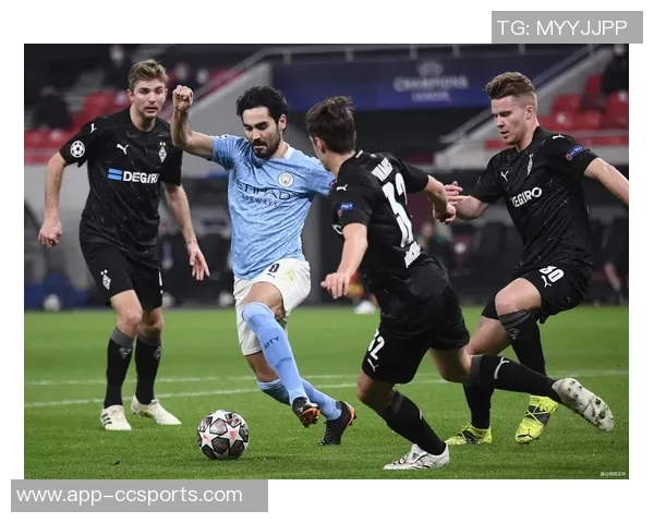 英超争冠白热化曼城曼联仅差3分枪手领跑群雄逐鹿局面引人关注